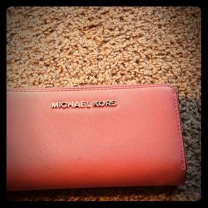 Michael Kors wristlet